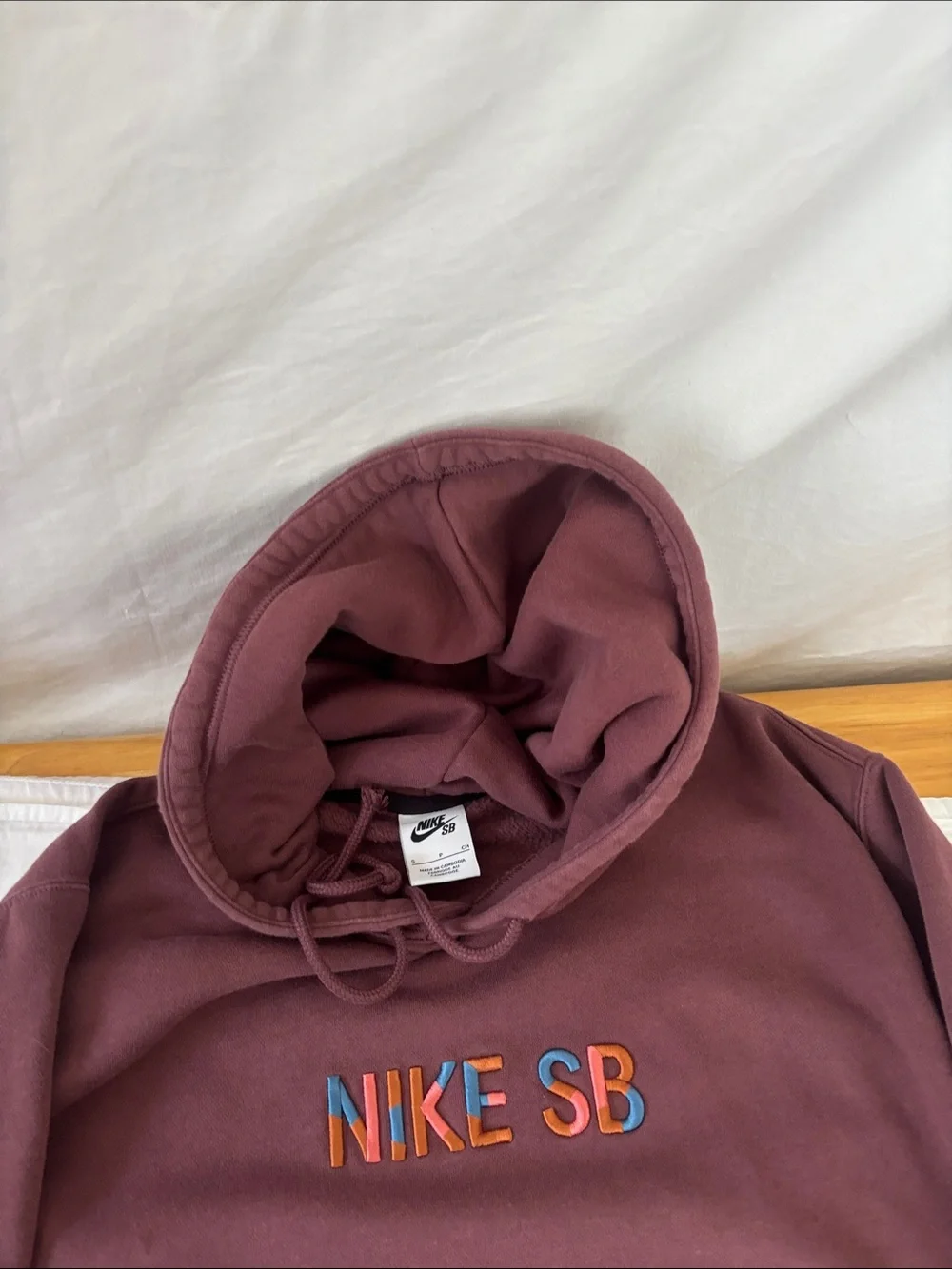 Nike Wine Crewneck Hoodie with Multicolor Embroidered Logo. Nike SB